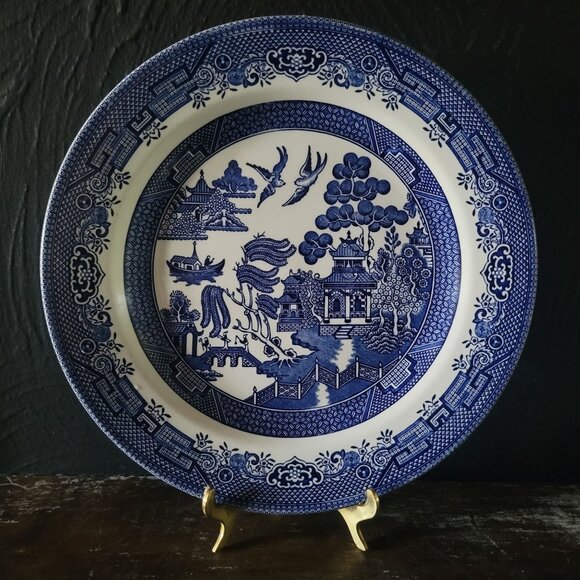 Churchill England Willow Dinner Plate, Blue Willow, Grandmillennial Chinoiserie - Picture 1 of 3